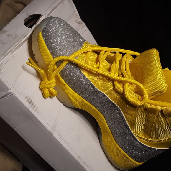 Nike Air Jordan 11 Retro Yellow Metallic Silver Br - Picture 9 of 9